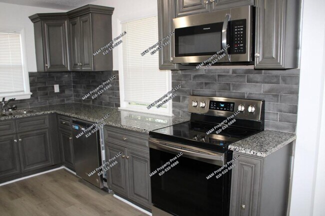 Building Photo - 3311 Freeman Ave