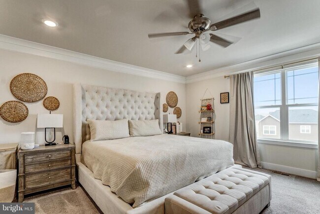 Building Photo - 11716 Emily Dickinson Pl