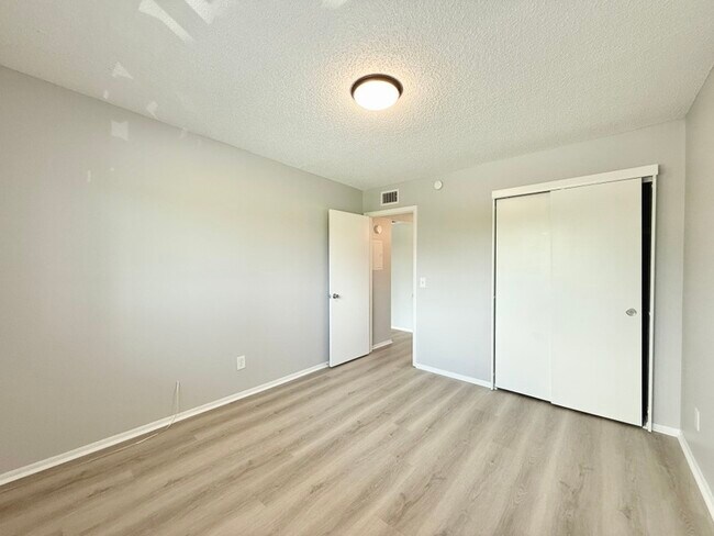Building Photo - 2455 Finlandia Ln