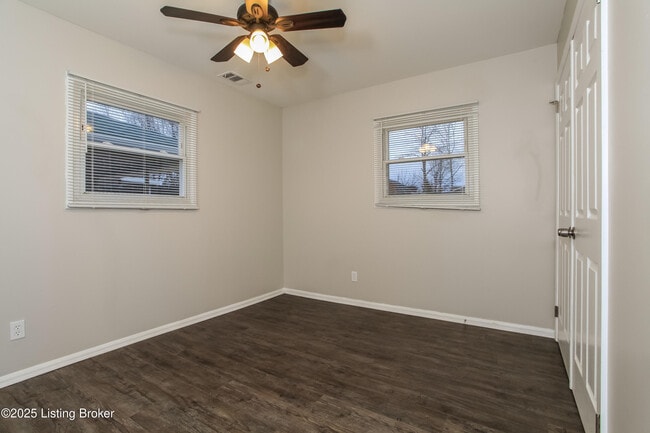 Building Photo - 5806 Alanadale Dr