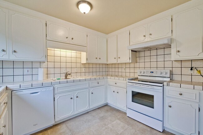 Building Photo - Wow! What a Great Home! Available Soon!