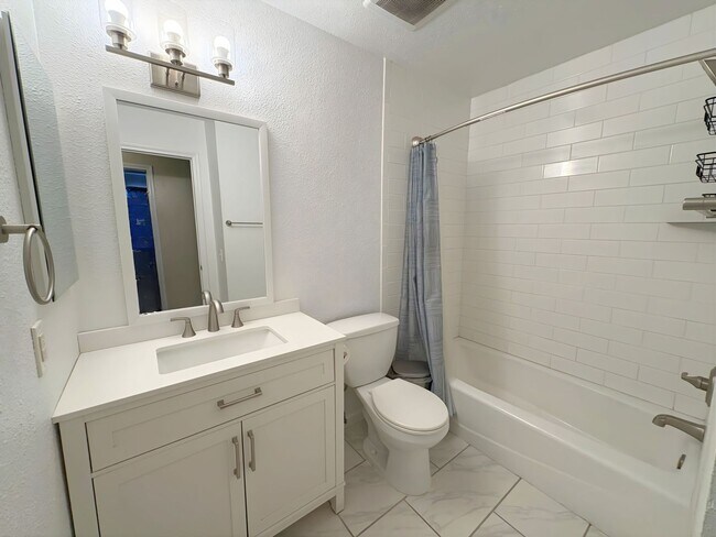 Building Photo - 8186-8188 Zinnia Place