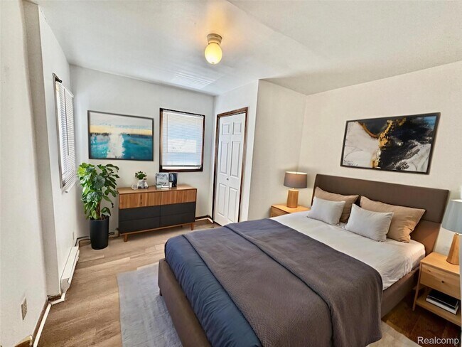 Building Photo - 219 N Prospect Rd