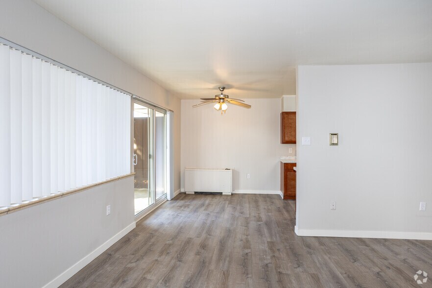 3BR, 2BA - 1,125SF - Dining Room - Boulevard Park Apartments