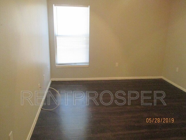 Building Photo - 3858 Bay Club Cir