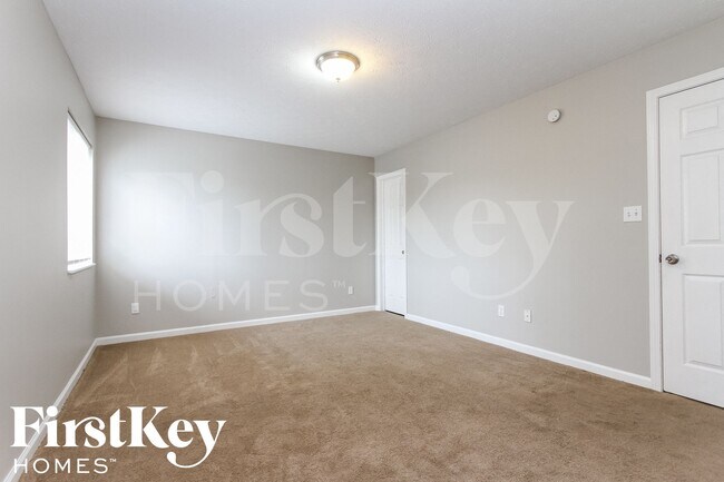 Building Photo - 1921 S Werges Ave