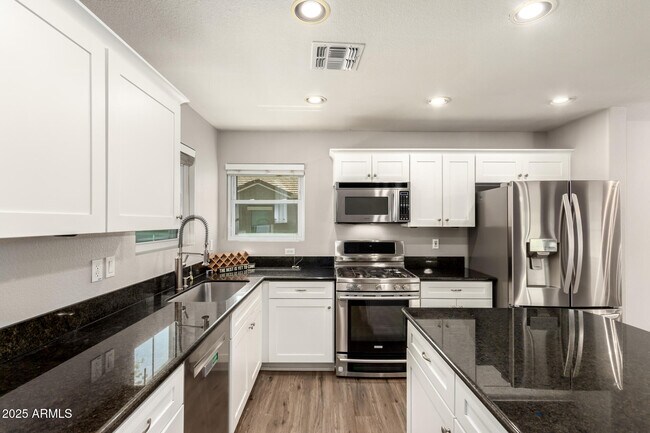 Building Photo - 2771 S Sailors Way