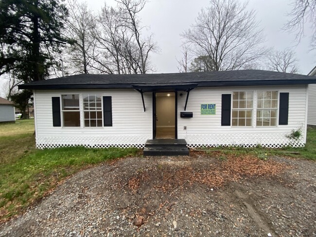 Building Photo - 412 E 5th St