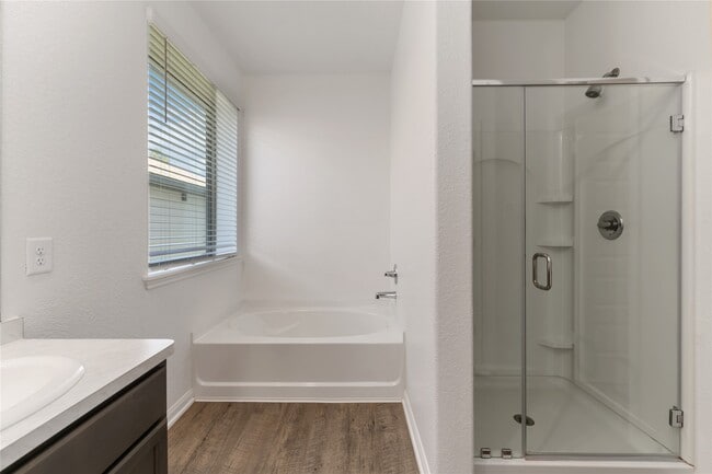 Building Photo - 25587 Blossom Ct