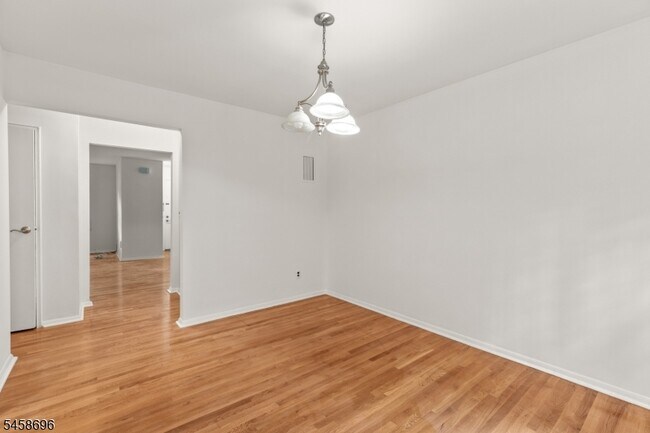Building Photo - 88 Poplar St