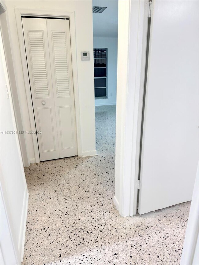 Building Photo - 1141 NW 32nd Ave