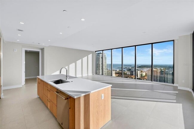 Building Photo - 275 1st Ave S