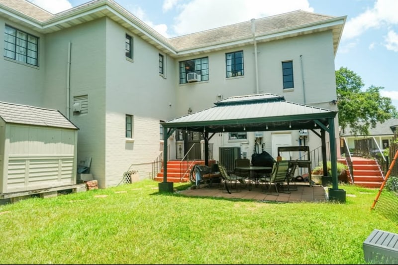 Building Photo - 4072 State St Dr