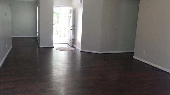 Building Photo - 1562 Langdon Park Dr