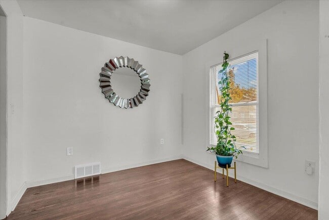 Building Photo - 14909 Griggs St