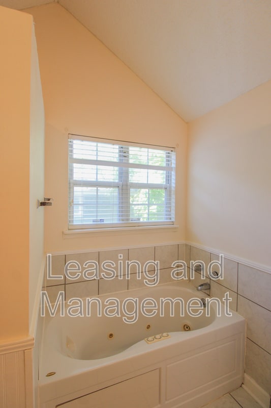 Building Photo - 1522 Theresa Dr