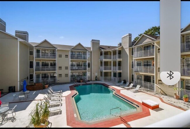 Building Photo - 1000 W Horatio St