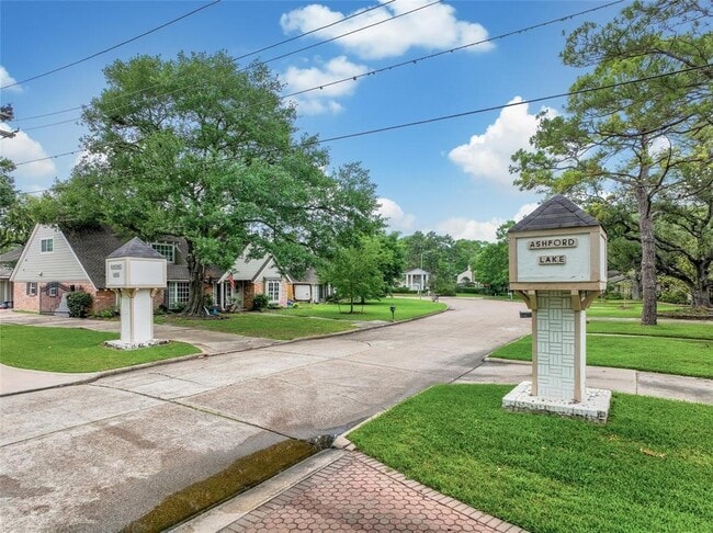 Building Photo - 12423 Honeywood Trail