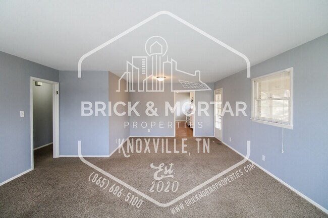 Building Photo - 209 Medford Rd