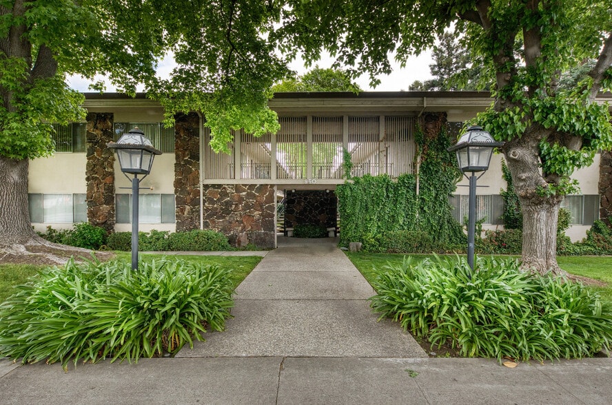Primary Photo - ReNew Arden