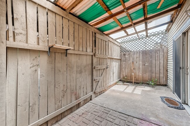 Building Photo - 10188 Beekman Pl Dr