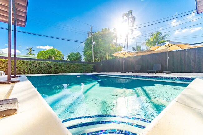 Building Photo - 6540 Park St