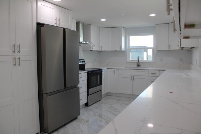 Building Photo - For Rent – 3-Bed / 2.5-Bath Deep Water Canal, Canal-Front Home with a Floating Dock,  totally ren...