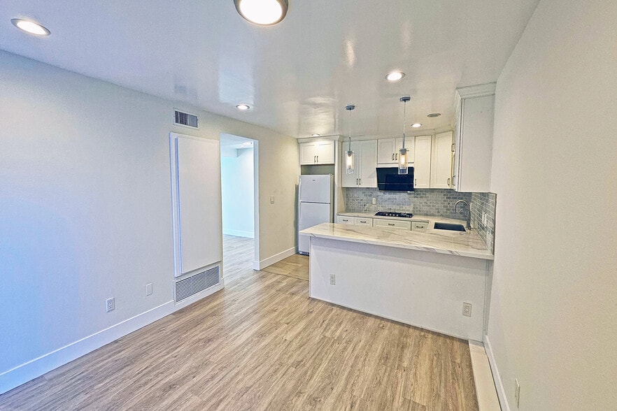 Building Photo - 126 Casuda Canyon Dr