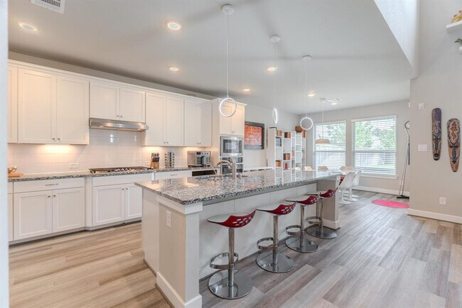 Building Photo - 40 Snowdrop Lily Dr