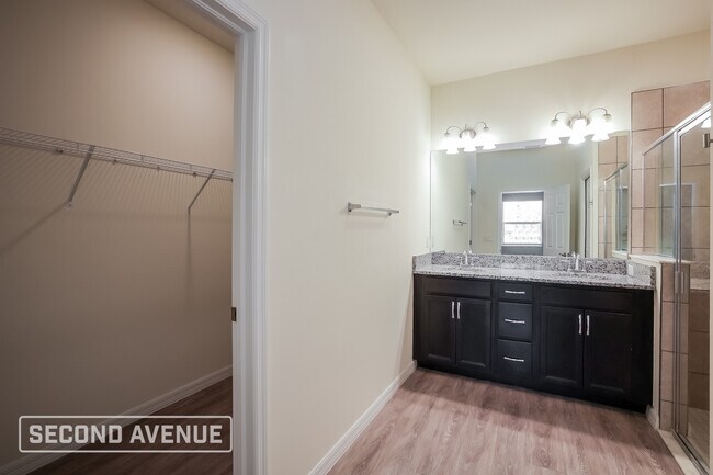 Building Photo - 2721 NW 18th Pl