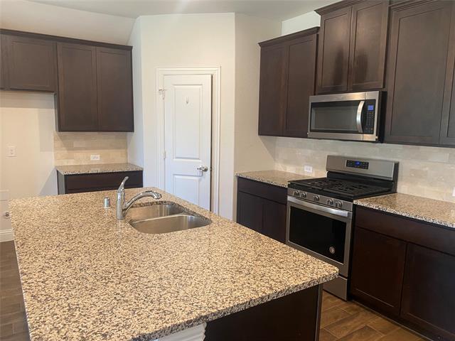 Building Photo - 4005 Waterford Dr