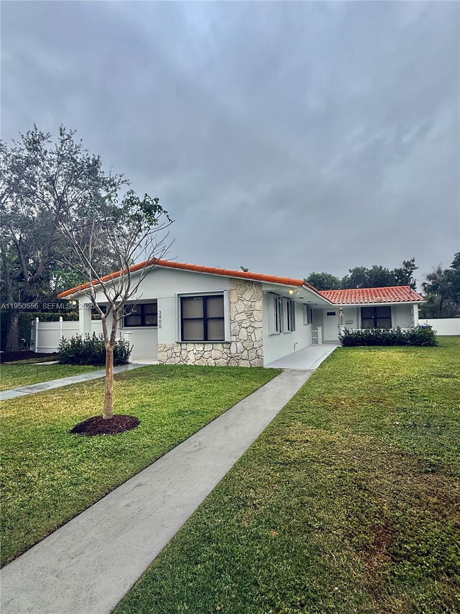 Building Photo - 3400 SW 17th St