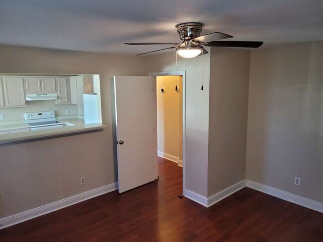 Building Photo - Ocean Lakes Single Family Home Ready for Move In!