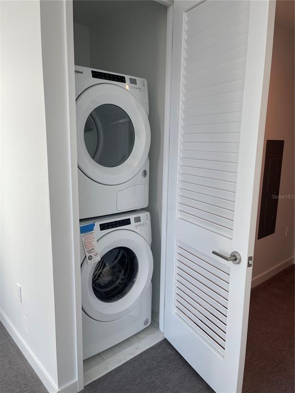 Building Photo - 400 Central Ave