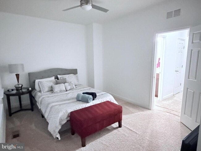 Building Photo - 7232 Barrberry Ln