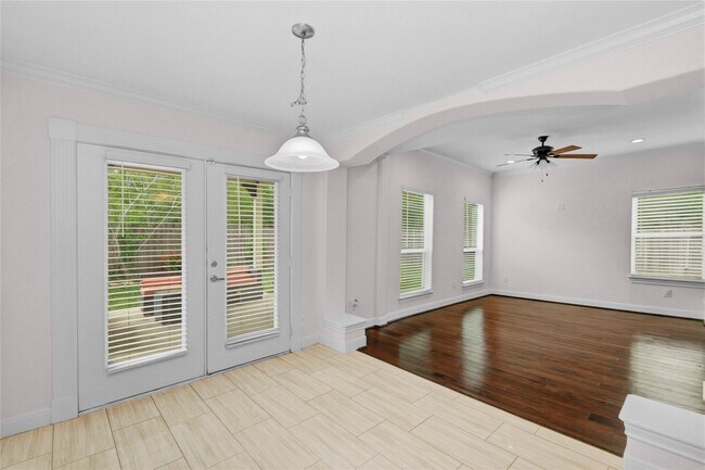 Building Photo - 1403 Lochstone Dr