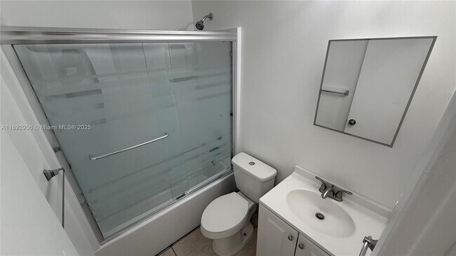 Building Photo - 6046 SW 40th St