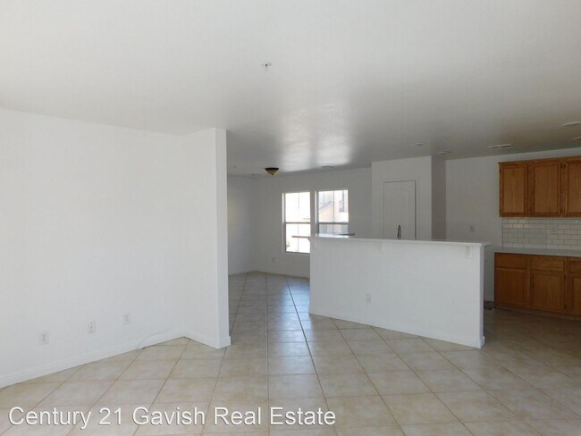 Building Photo - 3 br, 2.5 bath House - 1098 Paradise Resor...