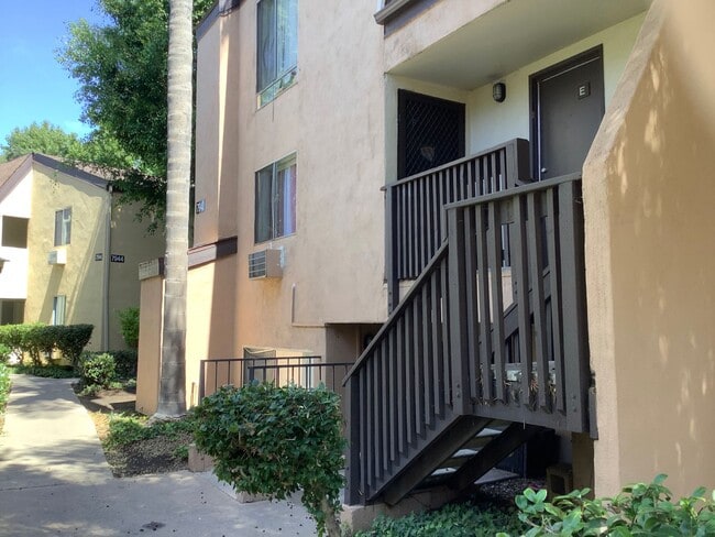 Building Photo - 2 Bedroom 2 Bath Single Story Condo in Mission Valley- Park Villas North