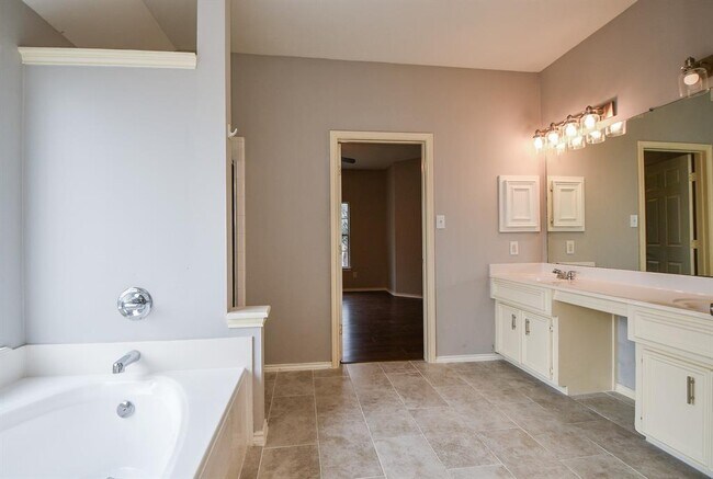 Building Photo - 4815 Mission Lake Ct