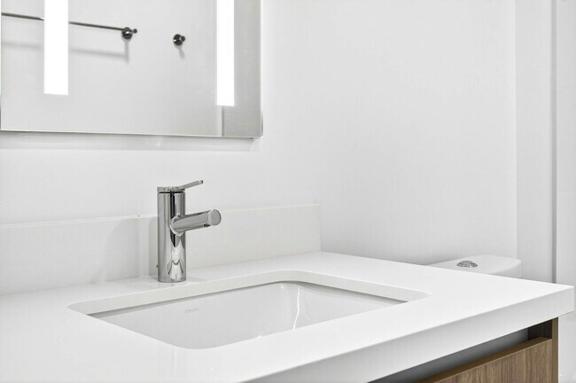 Building Photo - 1500 Rycroft St