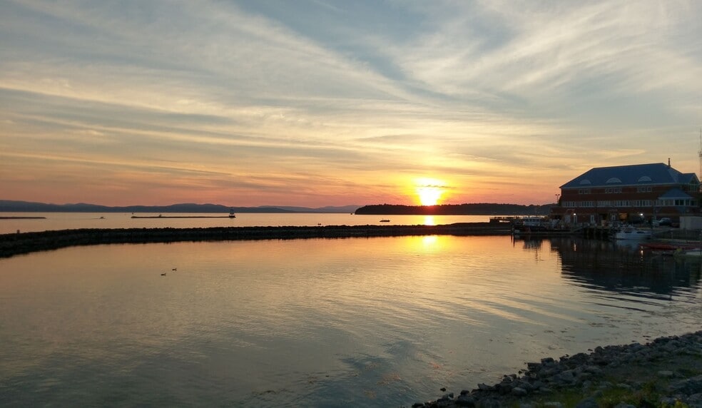 Classic Waterfront Park Sunset - 216 Lake St
