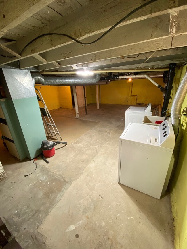 Building Photo - 757 Lawrence St