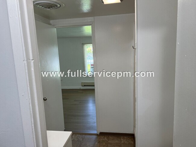 Building Photo - 9101 Corbin Dr