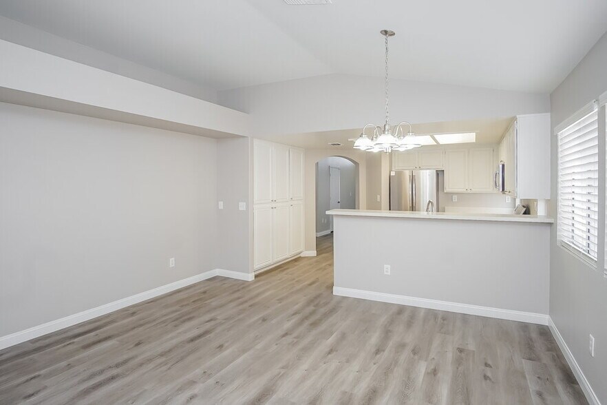 Building Photo - 4400 Sandhorse Ct