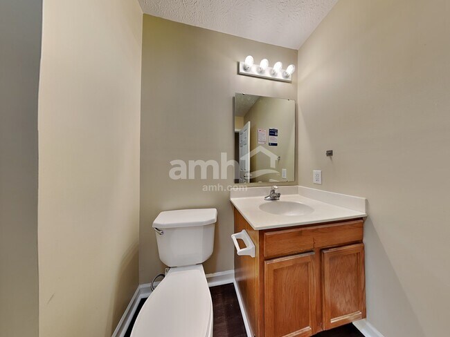 Building Photo - 542 Kennard Ln