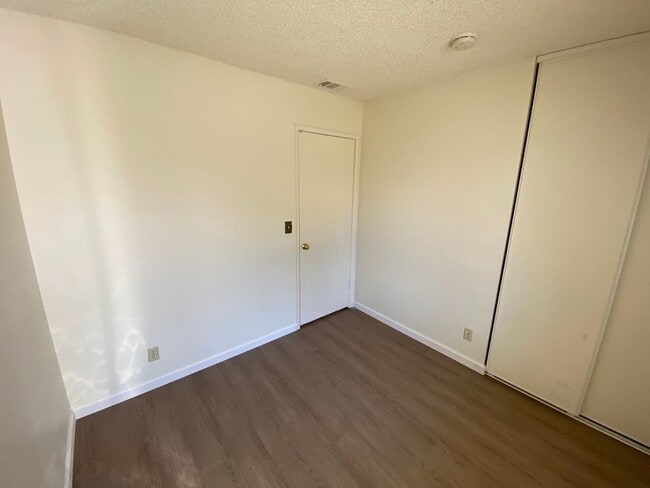 Building Photo - 6804 Harlequin Way