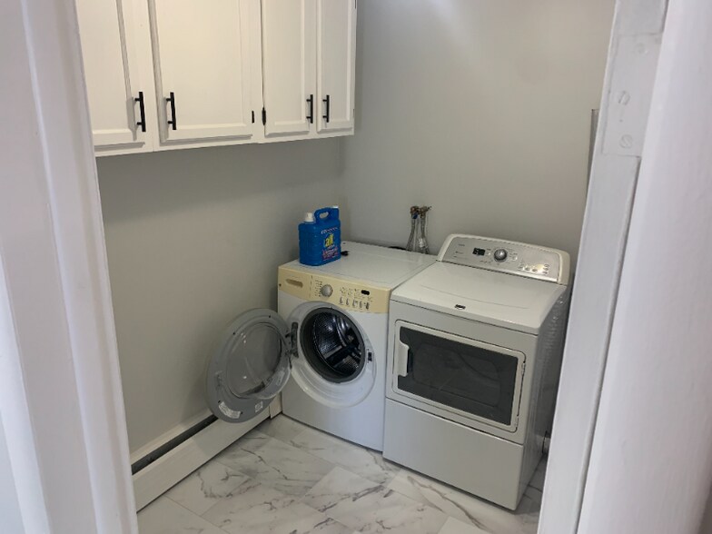 Building Photo - 214 Sand Creek Rd