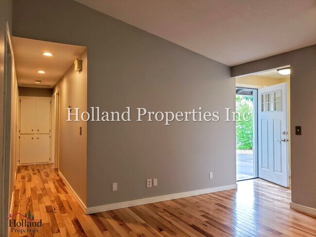 Building Photo - 20320 SW Clarion St