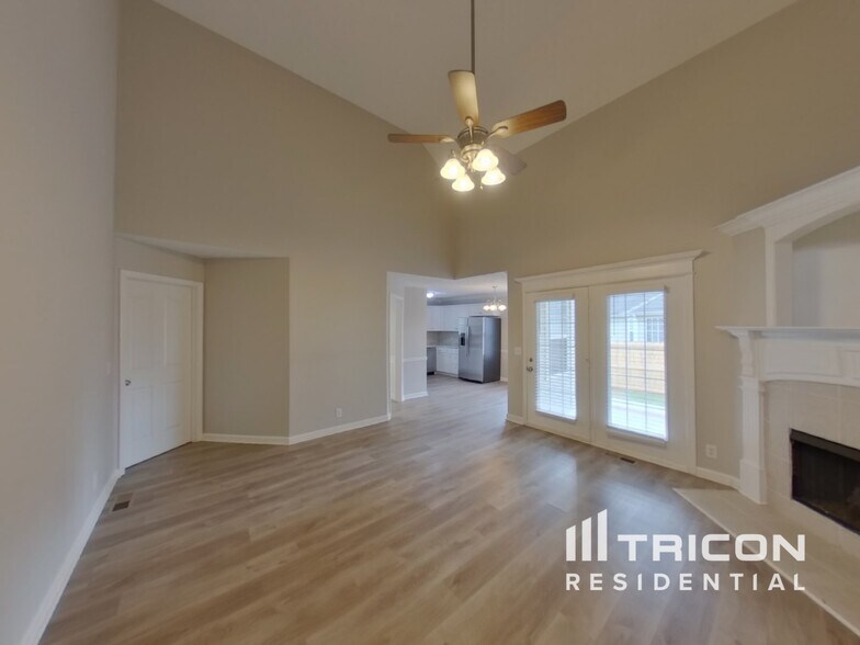 Building Photo - 2156 Aberdeen Cir